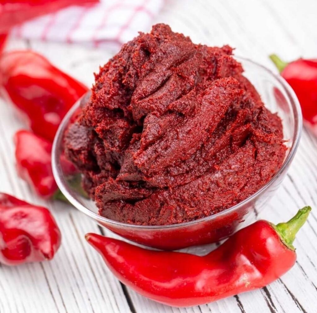 Acı Biber Salçası